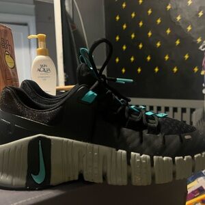 Nike Men's Black and Teal Athletic Shoes